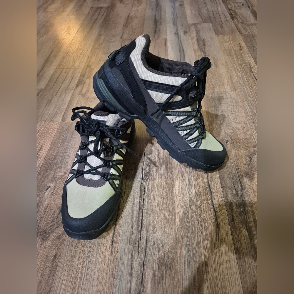 Men's Black and Tan Athletic Trail/Hiking Shoes. NWOT!